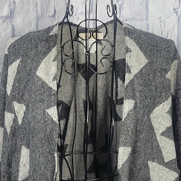 CRISTINA CHITI MADE IN ITALY Gray Aztec Fringed‎ Blanket Poncho Wrap OS - Picture 2 of 7
